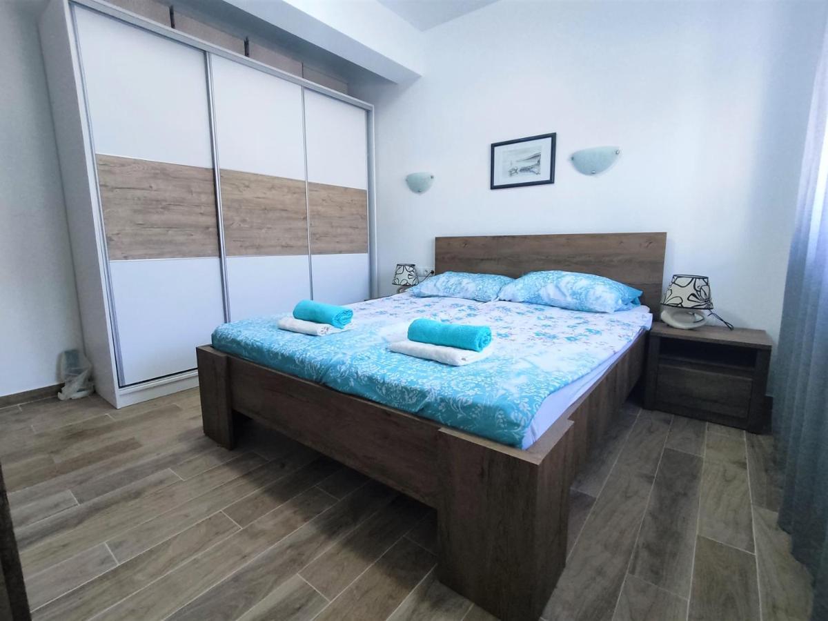 Sunny Attic Apartment With Balcony & Modern City Apartment With Outdoor Area, No Balcony Трогір Екстер'єр фото