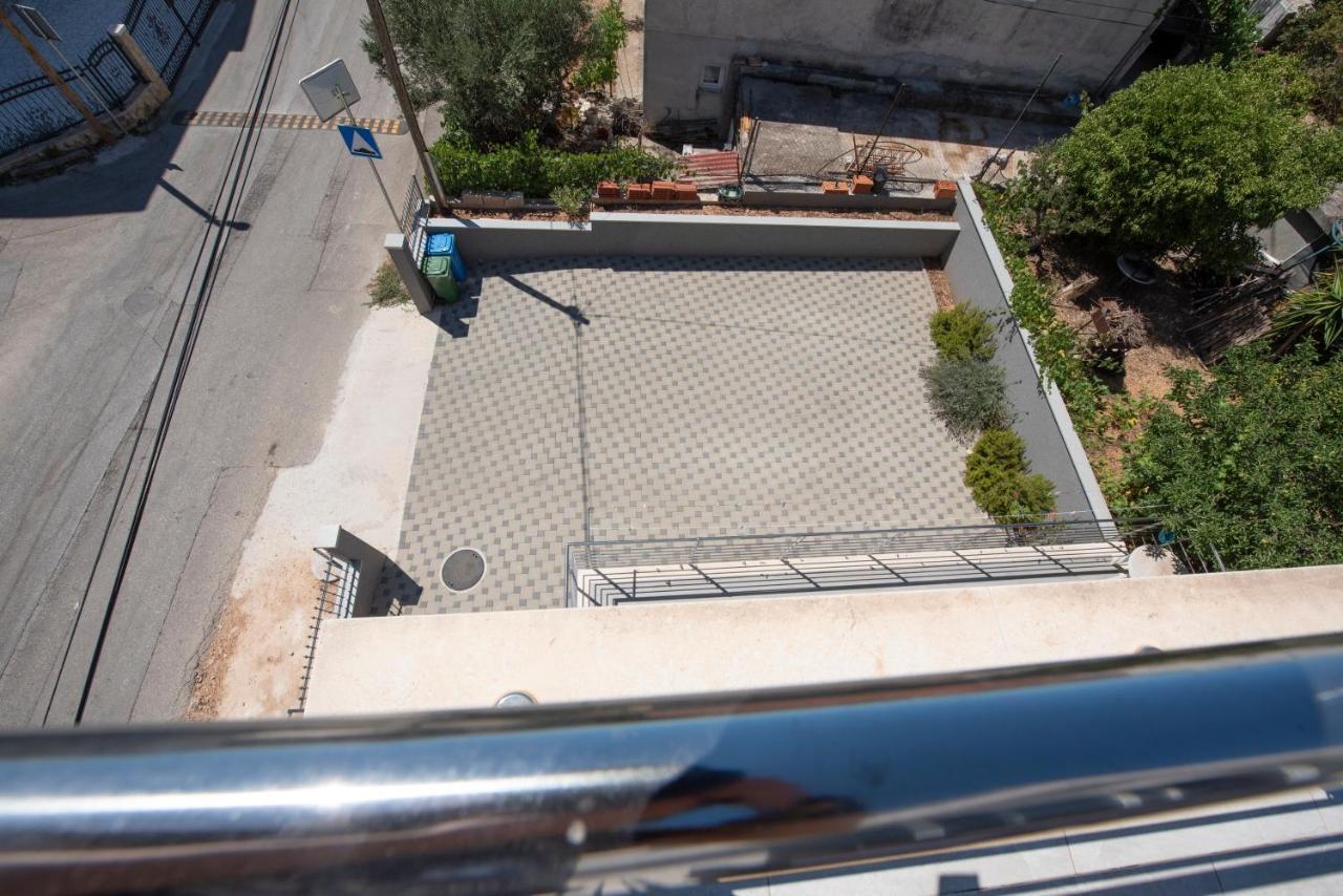 Sunny Attic Apartment With Balcony & Modern City Apartment With Outdoor Area, No Balcony Трогір Екстер'єр фото